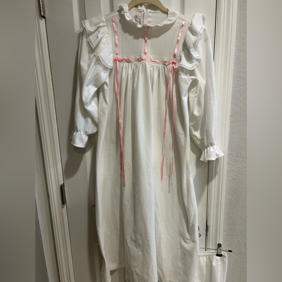 Vintage American Girl Samantha Nightgown & bloomersGirl's size small